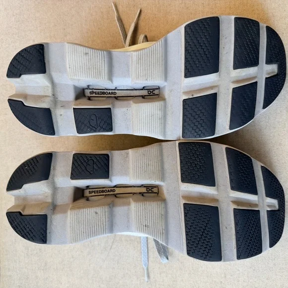 On Running Gray Athletic Shoes Cloud Monster - Picture 4 of 4